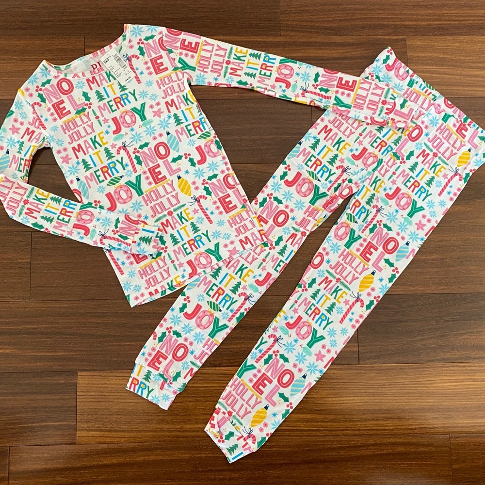BNWT Super Cute Christmas 🎄 Pjs